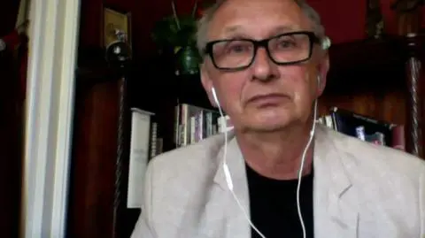 Roman stwierdził też, że nie sądzi, że Berczyński powróci do badania katastrofy smoleńskiej