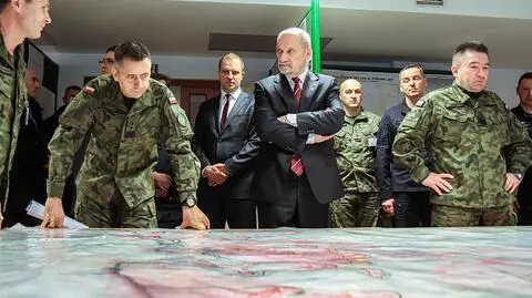 Minister Macierewicz w trakcie ćwiczeń Zima-17 (nagranie archiwalne ćwiczeń)