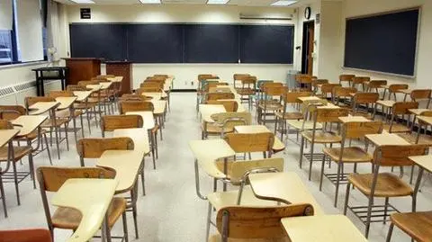 Rozpoczną rok szkolny... bez uczniów