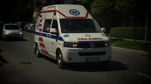 Policjanci nie przepuścili karetki? Pacjentka zmarła. Policja odpiera zarzuty