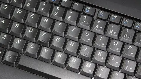Zasnął nad klawiaturą, przelał klientowi 222 mln zamiast 64 euro