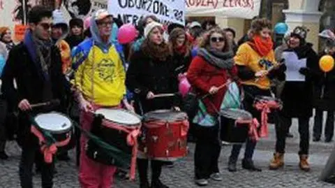 "Żłobki, a nie stadiony"