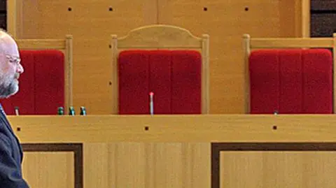 Trybunał: spór o krzesło 
bez rozstrzygnięcia