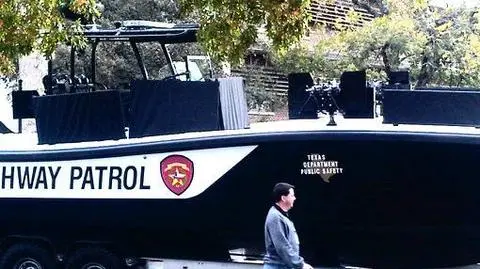 "Wysyłają przesłanie: 
Nie zadzieraj z Teksasem"