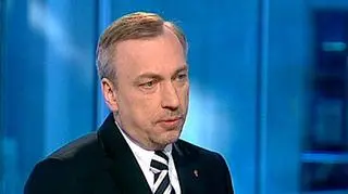 21.04 Zależy mi, aby w komisji konkursowej, która wybierze projekt pomnika upamiętniającego ofiary katastrofy smoleńskiej, był reprezentant ich rodzin - ujawnił w TVN24 Bogdan Zdrojewski. Minister kultury dodał, że nie wykluczone, iż takiej właśnie osobie przypadnie jedno nieobsadzone miejsce w komisji. 