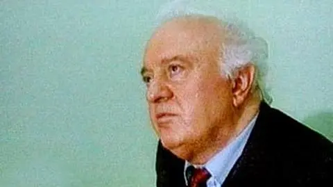 Szewardnadze gani raz Gruzję, raz Rosję