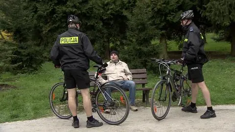 Policjanci przesiadają się na rowery