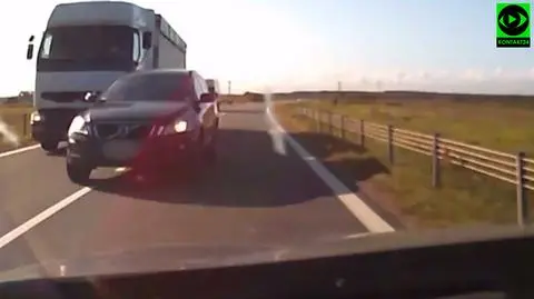 Szczurowa. Kierowca wyprzedzał na trzeciego, cudem uniknął zderzenia