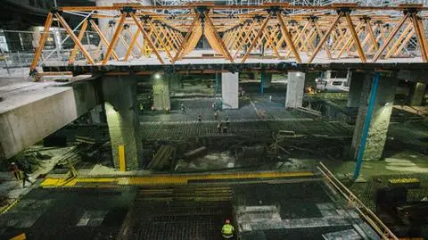 Szesnaście metrów w dół. Zajrzyj w głąb budowy Łodzi Fabrycznej