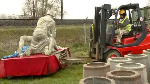 Rzeźba z radzieckim żołnierzem gwałcącym ciężarną przez rok była "aresztowana"