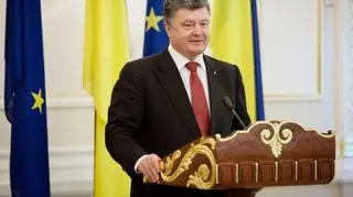 - Dziś gotowi są oni stać się obywatelami Ukrainy - mówił Poroszenko wręczając obywatelstwa