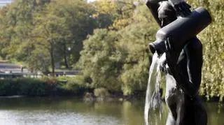 "Dziewczyna z dzbanem" skradziona z Parku Śląskiego