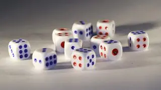 Prawie 4,5 tys. podrobionych gier planszowych przejęli w Poznaniu policjanci 