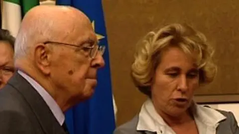 Prezydent strofuje rząd