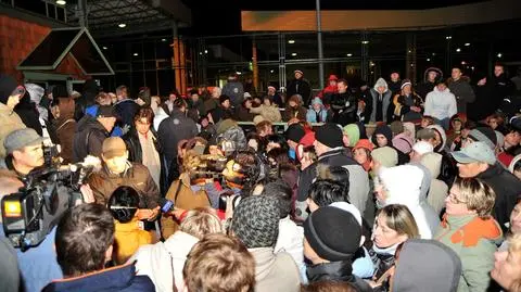 Policja rozgania protestujących
