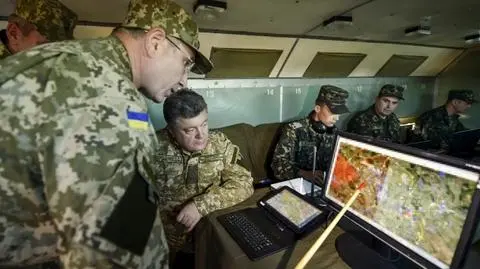 Poroszenko: pokój albo stan wojenny na całej Ukrainie