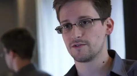 Snowden: chciałbym wrócić do kraju. USA: niech wróci, sąd czeka