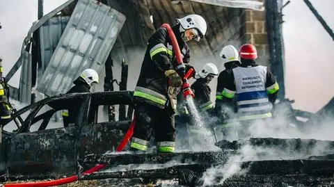 Spłonął warsztat i kilkanaście samochodów