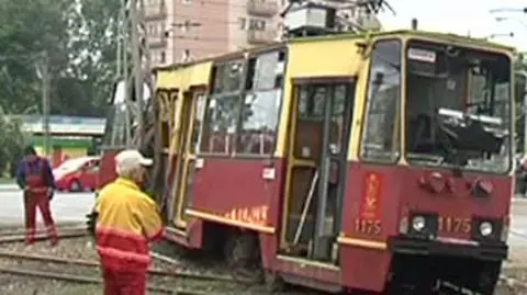 Wypiął się wagon. Tramwaj uderzył w słup. Są ranni