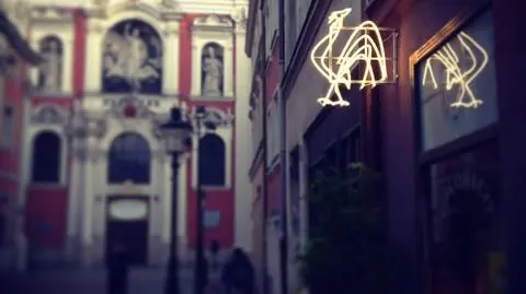 Poznań: neon z kogutem