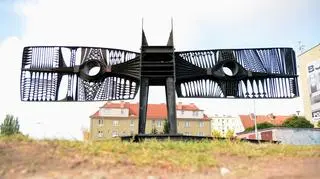 W sumie odnowionych ma zostać 19 rzeźb przestrzennych, w tym Batman