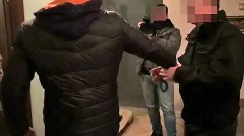 Nagranie zatrzymania Frasyniuka. Policja zakuła go w kajdanki