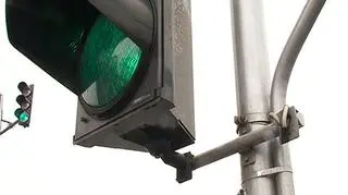 Mężczyzna zasnął w oczekiwaniu na zielone światło