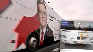 "Bronkobusami" podróżuje po Polsce nie tylko sam kandydat, ale i członkowie jego sztabu