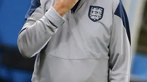 Hodgson zostaje mimo porażek i straty szans na wyjście z grupy 