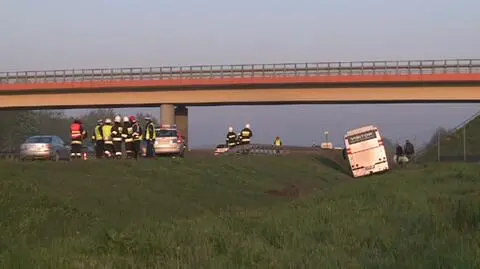 Autokar wypadł z drogi na autostradzie A4