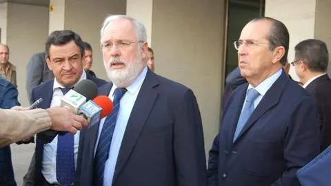 "It&#039;s worth becoming the first major economy to fully decarbonise, to fully reach net zero emissions," Europe&#039;s Climate Commissioner Arias Canete told Reuters on Tuesday