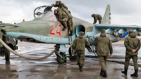 Rosyjskie i syryjskie samolty prowadzą naloty w Syrii