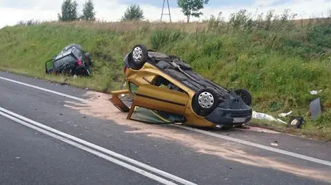 Nagłe hamowanie, czołowe zderzenie. Nie żyją kierowca i pasażerka