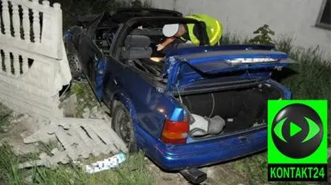 Kabrioletem w ogrodzenie. Kierowca zniknął