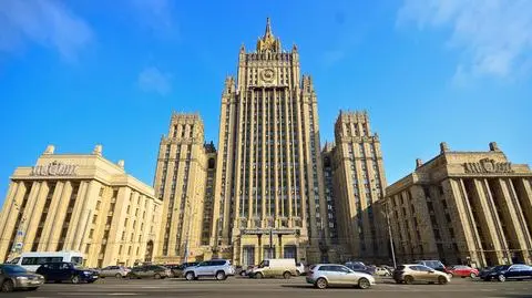 Reakcja MSZ Rosji na informacje o śmierci Ołeksandra Zacharczenki (wideo: Zacharczenko na "linii frontu", 2016 rok)