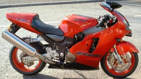 Motocyklem w policjanta. 20-latek może stracić prawko