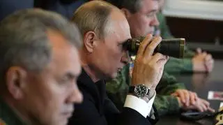 Putin obserwuje przebieg manewrów Zapad&#039;17 (nagranie: w ćwiczenich uczestniczy rosyjska Flota Bałtycka)