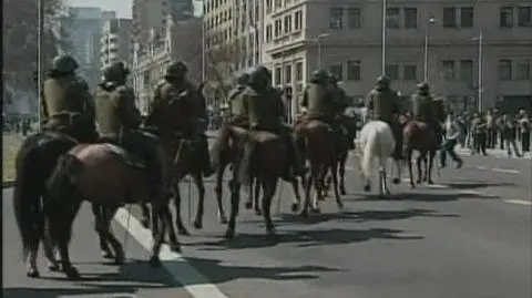 Chile: manifestanci starli się z policją.