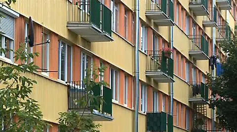 Matka pijana, dziecko wypadło przez okno