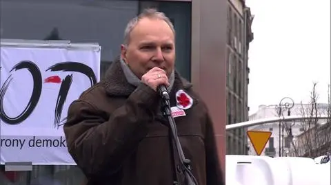 Jarosław Kurski na manifestacji KOD