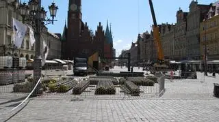 Drugi dzień budowy wrocławskiej strefy kibica
