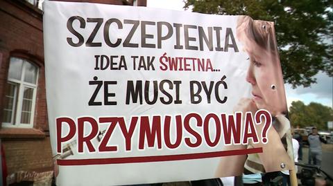 "Vaccinations - an idea so fine that it has to be compulsory?" Anti-vaccination group's banner