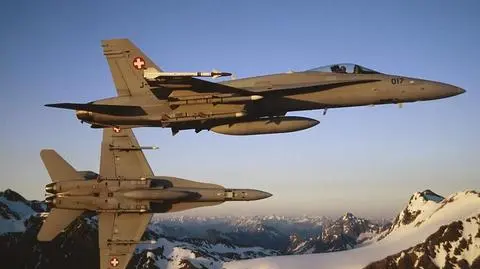 Szwajcaria. Ciało pilota myśliwca F/A-18