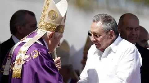 Castro spełnia życzenie papieża