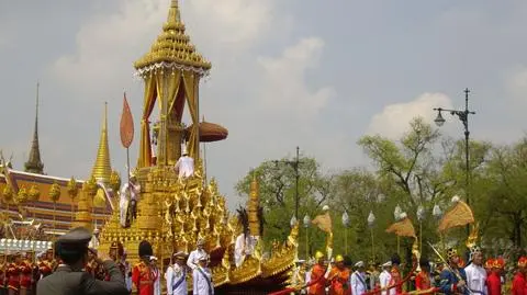 Tajlandia pożegnała Bhumibola. Wideo archiwalne
