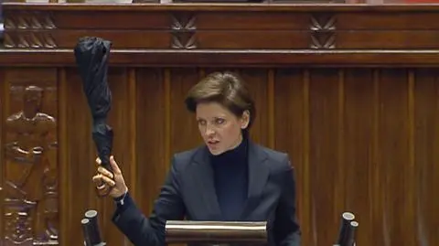 Joanna Mucha: ta parasolka stała się symbolem walki o prawa kobiet