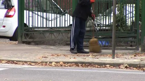Sprzątanie za czynsz. "Zgłosiły się tylko panie"