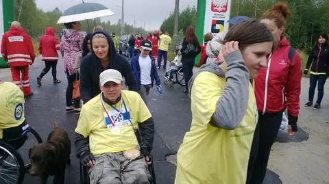 Niepełnosprawni na wózkach zdobyli Górę Kamieńsk