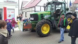 Rolnik ze Śląska jedzie ciągnikiem dookoła Polski