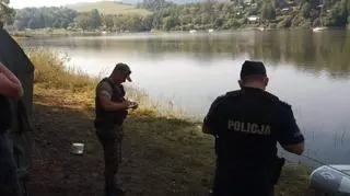 Mężczyzna został zatrzymany nad jeziorem